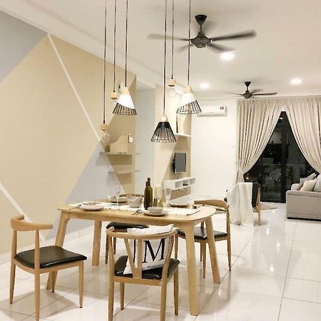 Johor Bahru Paradigm Leplatino Homestay Exterior photo